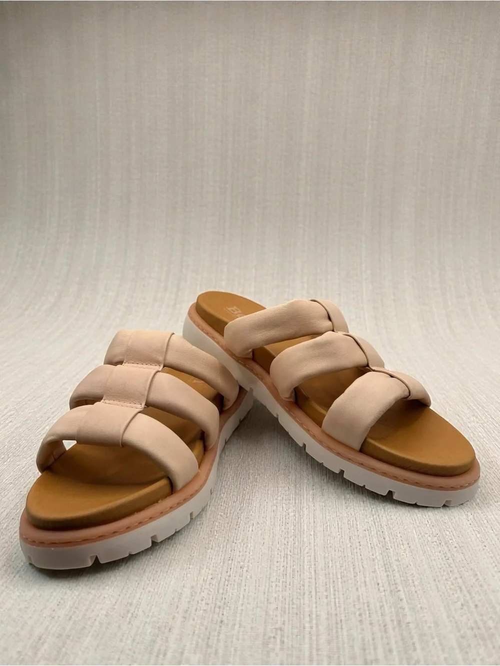 Born Khelli Leather Slide Sandals Women’s size 10M Blush Nude Comfort Slides